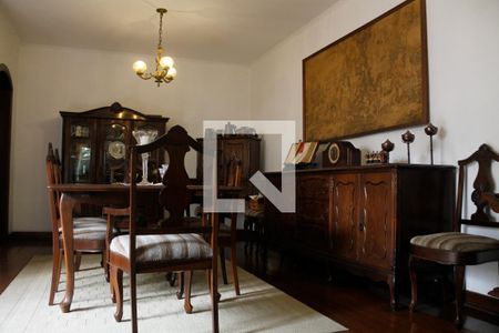 Casa à venda com 496m², 6 quartos e 5 vagas Casa à venda com 496m², 6 quartos e 5 vagasSala de Jantar