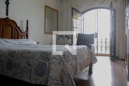 Casa à venda com 496m², 6 quartos e 5 vagas Casa à venda com 496m², 6 quartos e 5 vagasQuarto 4