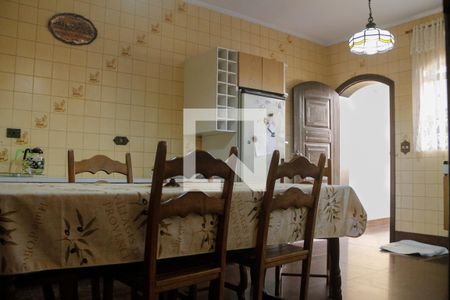 Casa à venda com 496m², 6 quartos e 5 vagas Casa à venda com 496m², 6 quartos e 5 vagasCozinha