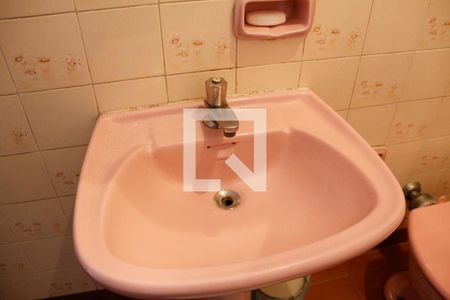 Casa à venda com 496m², 6 quartos e 5 vagas Casa à venda com 496m², 6 quartos e 5 vagasbanheiro 4