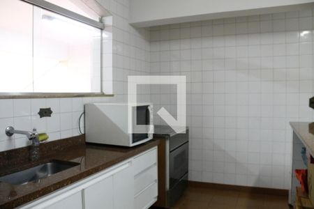 Casa à venda com 496m², 6 quartos e 5 vagas Casa à venda com 496m², 6 quartos e 5 vagasSalao de Festa