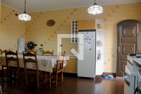 Casa à venda com 496m², 6 quartos e 5 vagas Casa à venda com 496m², 6 quartos e 5 vagasCozinha