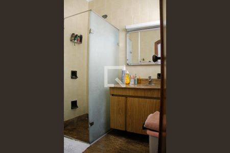 Casa à venda com 496m², 6 quartos e 5 vagas Casa à venda com 496m², 6 quartos e 5 vagasBanheiro 2