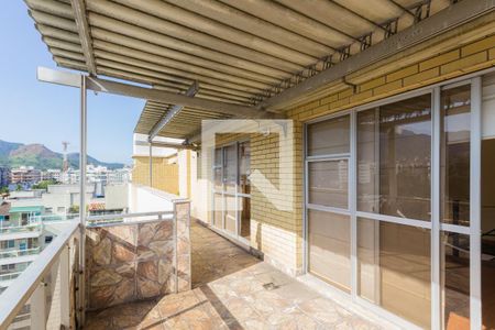 Apartamento à venda com 180m², 3 quartos e 2 vagasCobertura