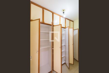 Apartamento à venda com 180m², 3 quartos e 2 vagasQuarto de Serviço