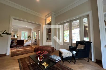 Sala de TV de casa à venda com 4 quartos, 500m² em Jardim Guedala, São Paulo