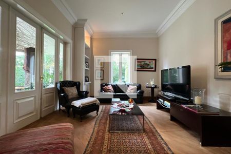 Sala de TV de casa à venda com 4 quartos, 500m² em Jardim Guedala, São Paulo