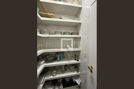 Casa à venda com 500m², 4 quartos e 4 vagasDespensa