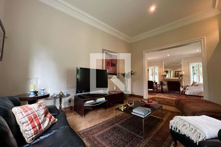 Sala de TV de casa à venda com 4 quartos, 500m² em Jardim Guedala, São Paulo