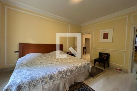 Casa à venda com 500m², 4 quartos e 4 vagasSuíte 4