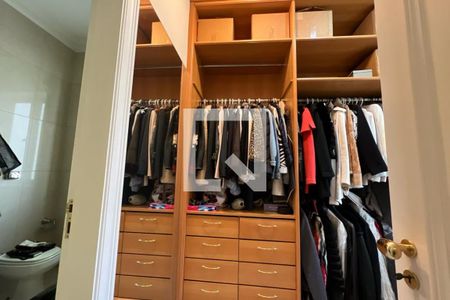 Casa à venda com 500m², 4 quartos e 4 vagasCloset 1 da Suíte 4