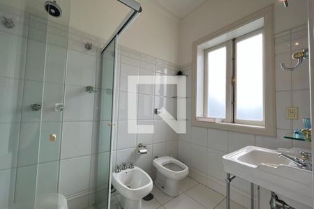 Casa à venda com 500m², 4 quartos e 4 vagasBanheiro da Suíte 1