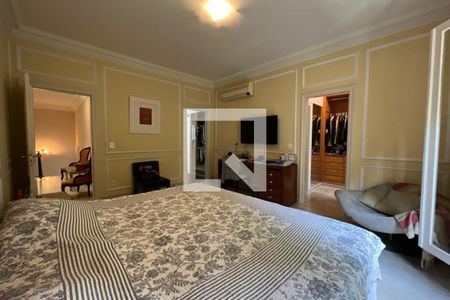 Casa à venda com 500m², 4 quartos e 4 vagasSuíte 4