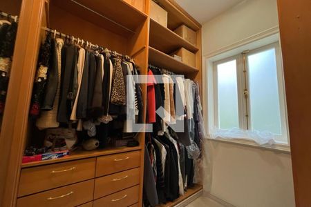 Casa à venda com 500m², 4 quartos e 4 vagasCloset 1 da Suíte 4