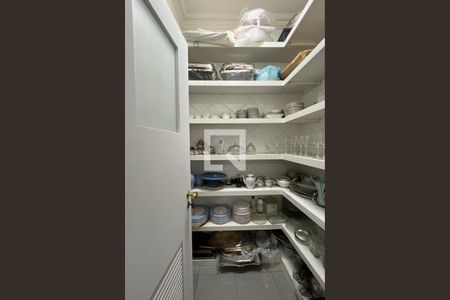 Casa à venda com 500m², 4 quartos e 4 vagasDespensa