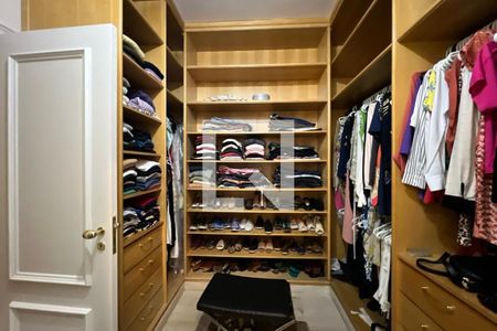 Casa à venda com 500m², 4 quartos e 4 vagasCloset 2 da Suíte 4