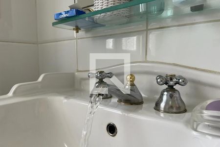 Casa à venda com 500m², 4 quartos e 4 vagasBanheiro - Torneira