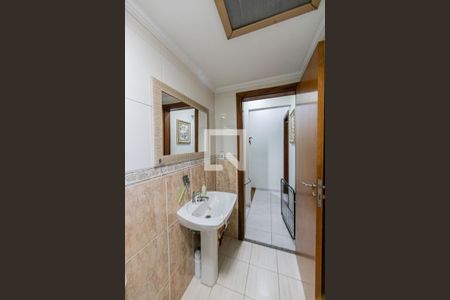 Casa à venda com 130m², 4 quartos e 4 vagasBanheiro Social 