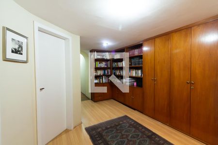 Apartamento para alugar com 220m², 4 quartos e 3 vagasCorredor