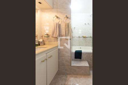 Apartamento para alugar com 220m², 4 quartos e 3 vagasBanheiro da Suíte 1