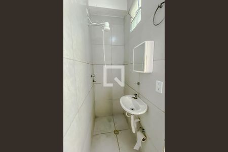 Banheiro de kitnet/studio para alugar com 1 quarto, 30m² em Canindé, São Paulo