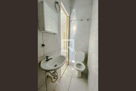Banheiro de kitnet/studio para alugar com 1 quarto, 30m² em Canindé, São Paulo