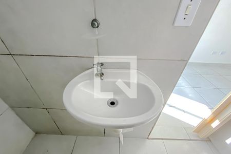 Detalhe Banheiro de kitnet/studio para alugar com 1 quarto, 30m² em Canindé, São Paulo
