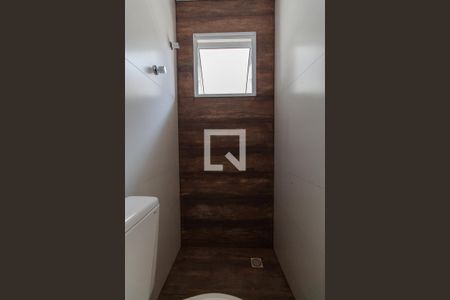 Banheiro de casa de condomínio para alugar com 1 quarto, 37m² em Vila Antonieta, São Paulo