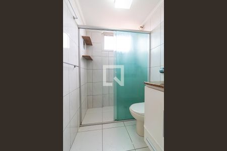 Apartamento à venda com 70m², 2 quartos e 1 vaga Apartamento à venda com 70m², 2 quartos e 1 vagaBanheiro Social