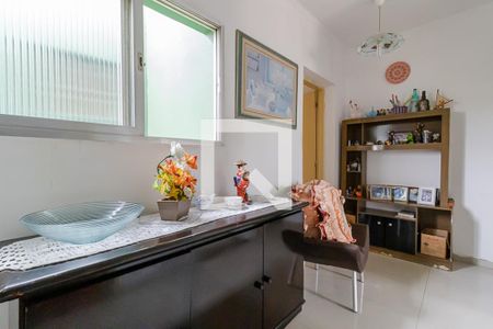 Casa à venda com 121m², 3 quartos e 2 vagas Casa à venda com 121m², 3 quartos e 2 vagasCorredor