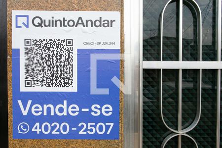 Casa à venda com 113m², 3 quartos e sem vaga Casa à venda com 113m², 3 quartos e sem vagaFachada