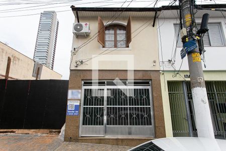 Casa à venda com 113m², 3 quartos e sem vaga Casa à venda com 113m², 3 quartos e sem vagaFachada