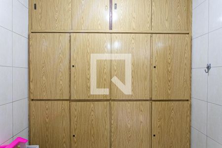 Casa à venda com 113m², 3 quartos e sem vaga Casa à venda com 113m², 3 quartos e sem vagaQuintal - Armários