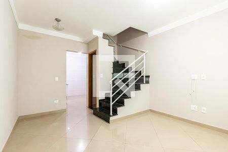 Sala de casa para alugar com 2 quartos, 84m² em Vila Ré, São Paulo
