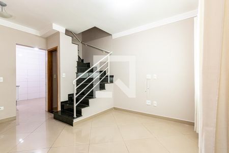 Sala de casa para alugar com 2 quartos, 84m² em Vila Ré, São Paulo