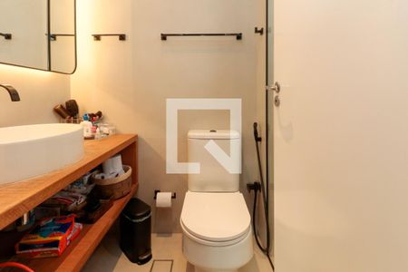 Apartamento para alugar com 70m², 2 quartos e 1 vaga Apartamento para alugar com 70m², 2 quartos e 1 vagaBanheiro da Suíte