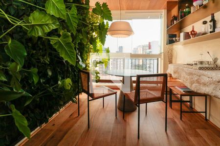 Apartamento para alugar com 70m², 2 quartos e 1 vaga Apartamento para alugar com 70m², 2 quartos e 1 vagaVaranda