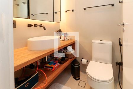 Apartamento para alugar com 70m², 2 quartos e 1 vaga Apartamento para alugar com 70m², 2 quartos e 1 vagaBanheiro da Suíte