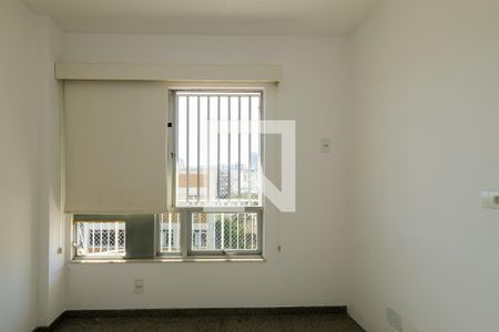Apartamento para alugar com 280m², 4 quartos e 2 vagas Apartamento para alugar com 280m², 4 quartos e 2 vagasQuarto