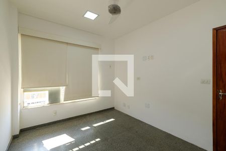 Apartamento para alugar com 280m², 4 quartos e 2 vagas Apartamento para alugar com 280m², 4 quartos e 2 vagasQuarto