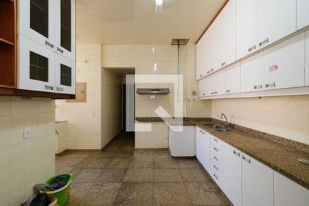 Apartamento para alugar com 280m², 4 quartos e 2 vagas Apartamento para alugar com 280m², 4 quartos e 2 vagasCozinha - Armários