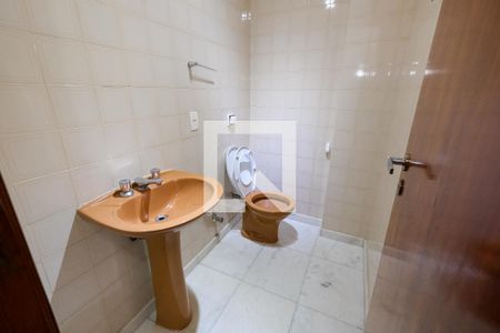 Apartamento para alugar com 280m², 4 quartos e 2 vagas Apartamento para alugar com 280m², 4 quartos e 2 vagasBanheiro da Suíte 2