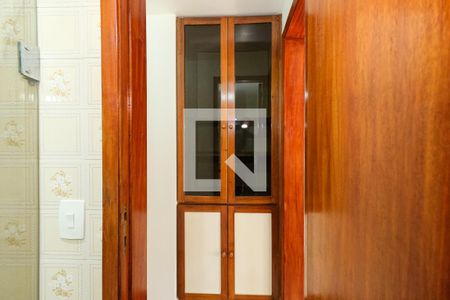 Apartamento para alugar com 280m², 4 quartos e 2 vagas Apartamento para alugar com 280m², 4 quartos e 2 vagasBanheiro da Suíte 1