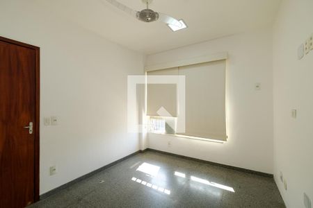Apartamento para alugar com 280m², 4 quartos e 2 vagas Apartamento para alugar com 280m², 4 quartos e 2 vagasQuarto