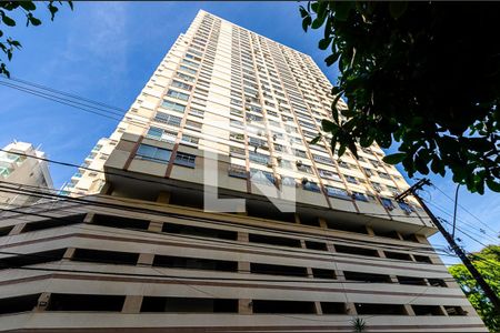 Apartamento à venda com 100m², 2 quartos e 1 vaga Apartamento à venda com 100m², 2 quartos e 1 vagaFachada
