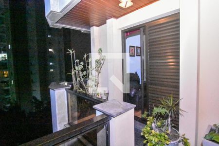 Apartamento à venda com 189m², 4 quartos e 3 vagas Apartamento à venda com 189m², 4 quartos e 3 vagasVaranda do Quarto