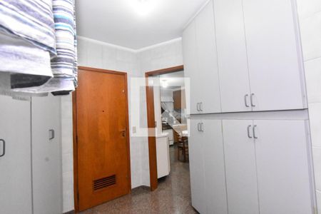 Apartamento à venda com 189m², 4 quartos e 3 vagas Apartamento à venda com 189m², 4 quartos e 3 vagasÁrea de Serviço