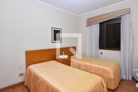 Apartamento à venda com 189m², 4 quartos e 3 vagas Apartamento à venda com 189m², 4 quartos e 3 vagasQuarto 2 - Suíte