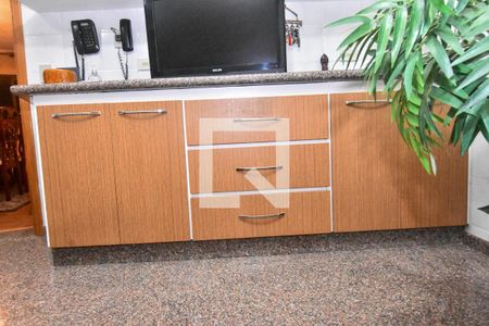 Apartamento à venda com 189m², 4 quartos e 3 vagas Apartamento à venda com 189m², 4 quartos e 3 vagasCozinha - Armários