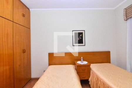 Apartamento à venda com 189m², 4 quartos e 3 vagas Apartamento à venda com 189m², 4 quartos e 3 vagasQuarto 2 - Suíte